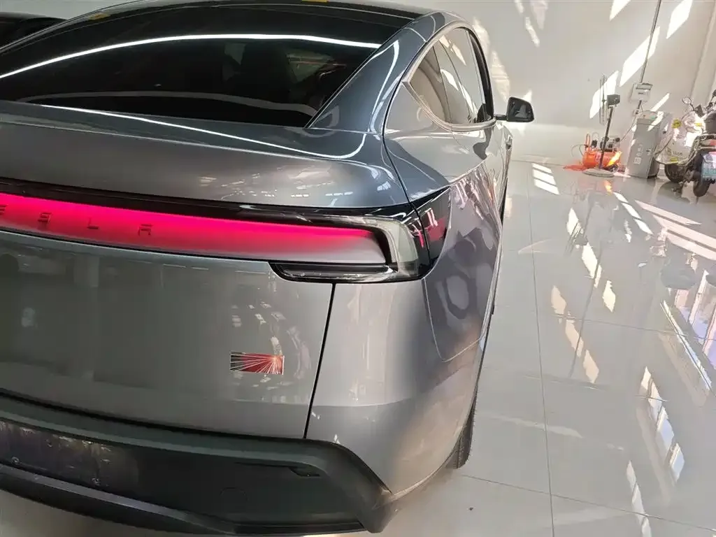 Tesla Model Y 2025 из CN, фото 9
