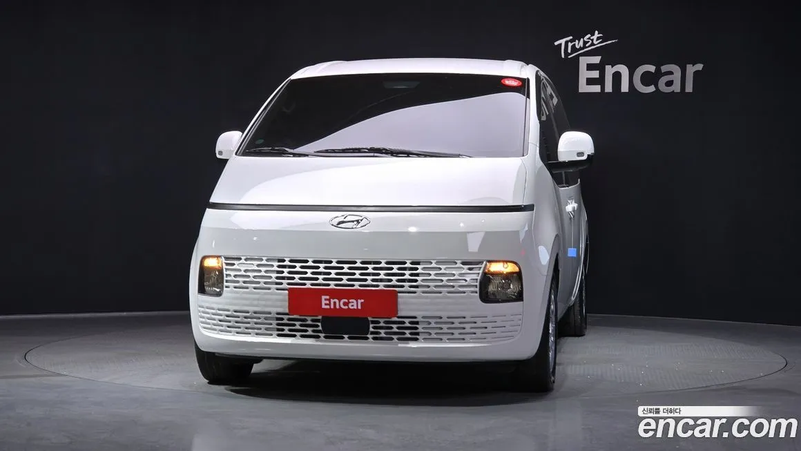 Hyundai Staria — фото 3