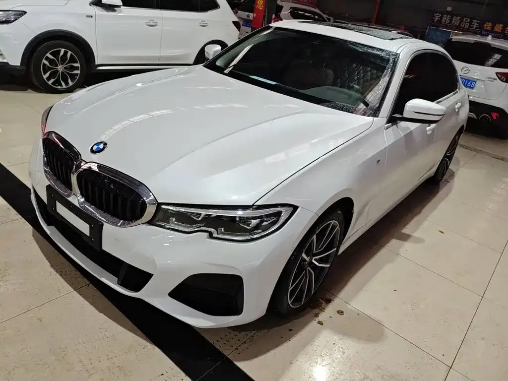 BMW 3 Series 2022 из CN, фото 1