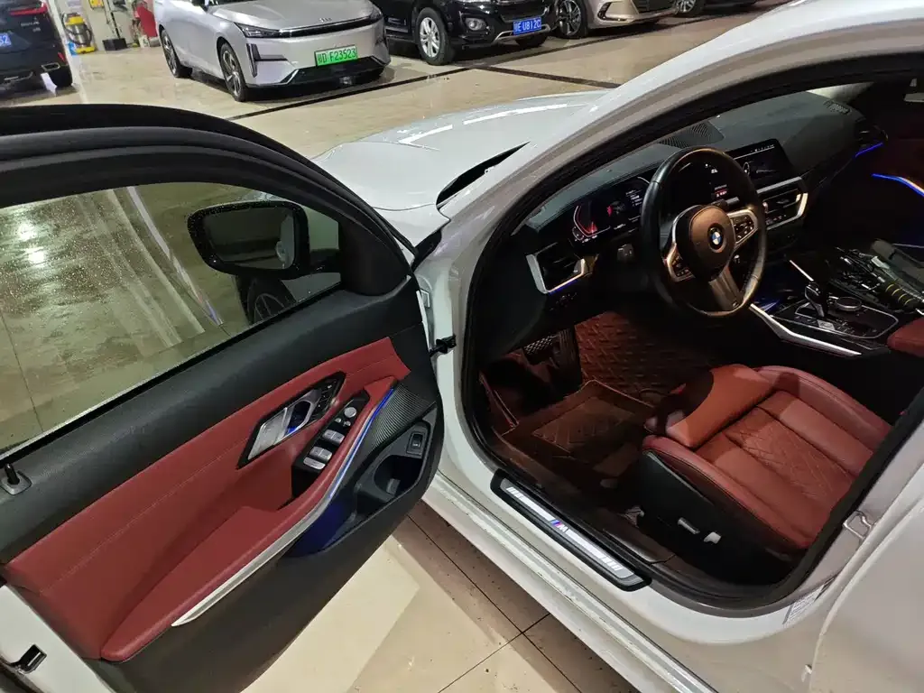 BMW 3 Series 2022 из CN, фото 4