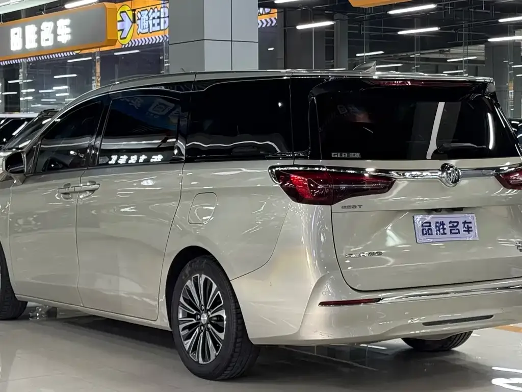 Buick GL8 2021 из CN, фото 6