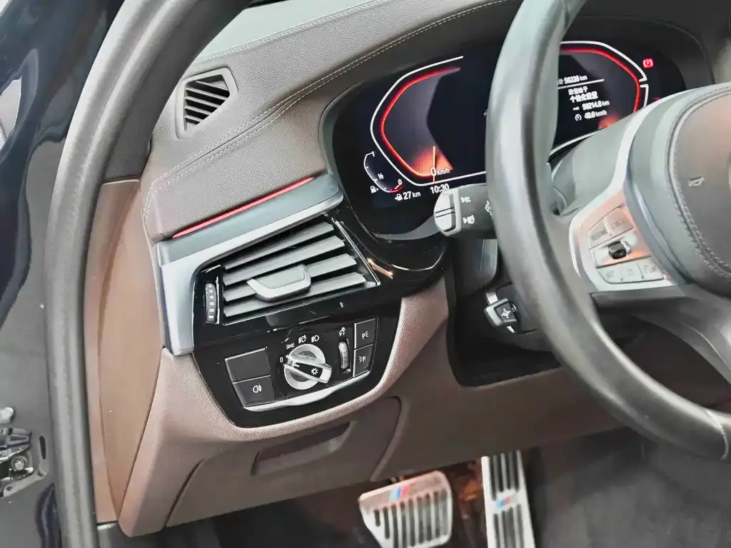 BMW 5 Series 2024 из CN, фото 10