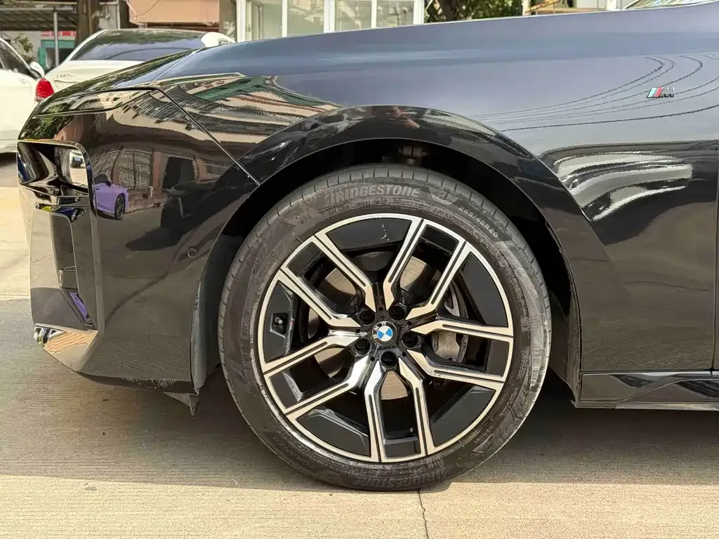 BMW 7 Series 2023 из CN, фото 4