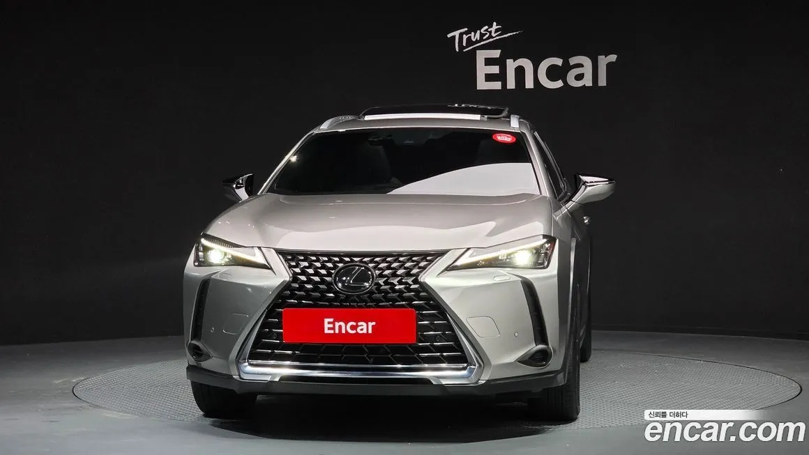 Lexus UX — фото 3