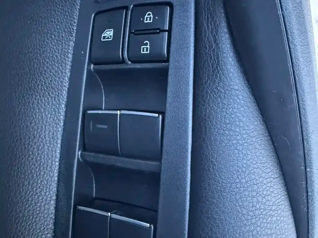 Toyota Corolla 2021 из CN, фото 9