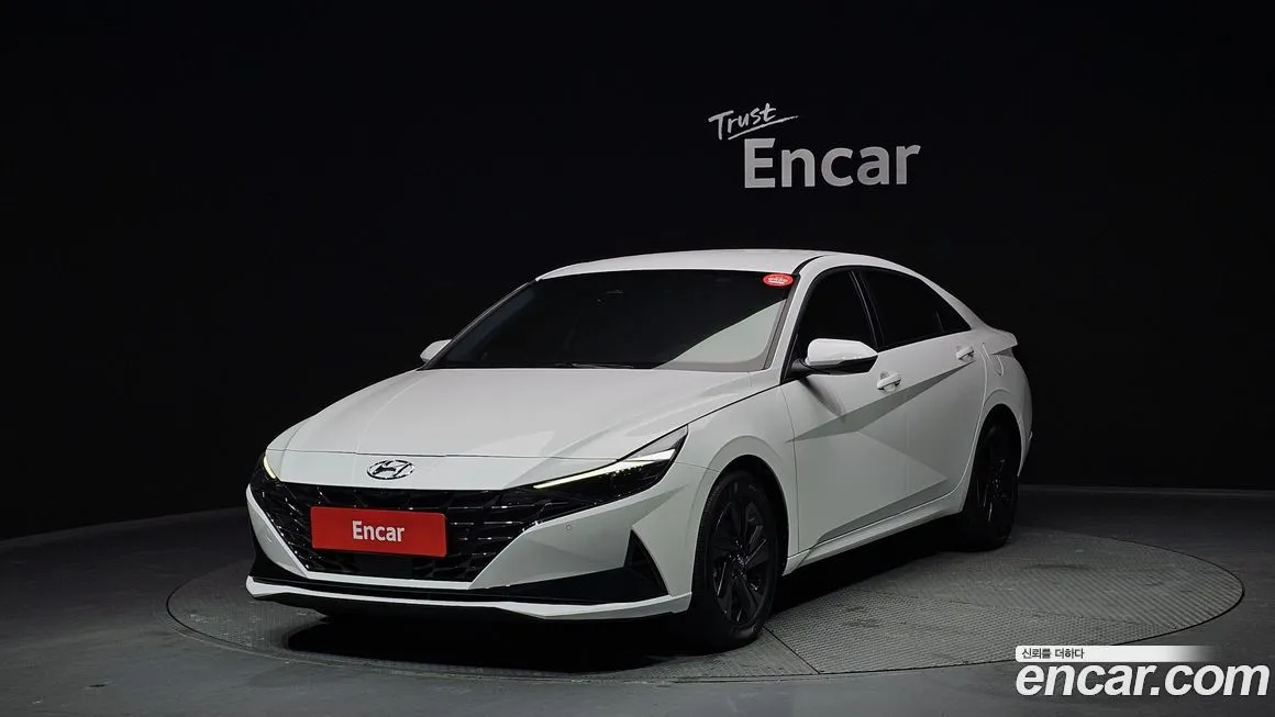 Hyundai AVANTE — фото 1
