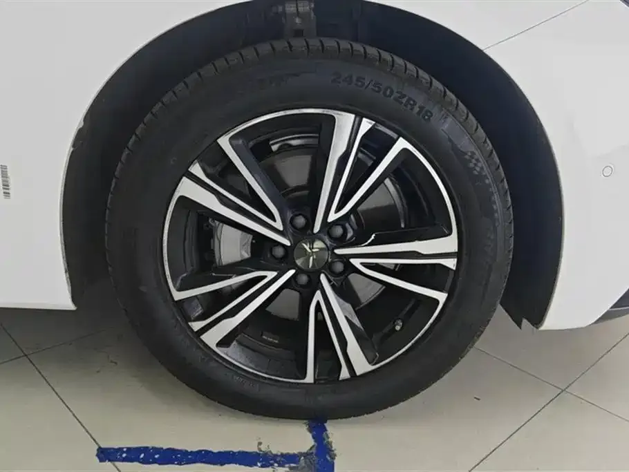 Hongqi EH7 2024 из CN, фото 5