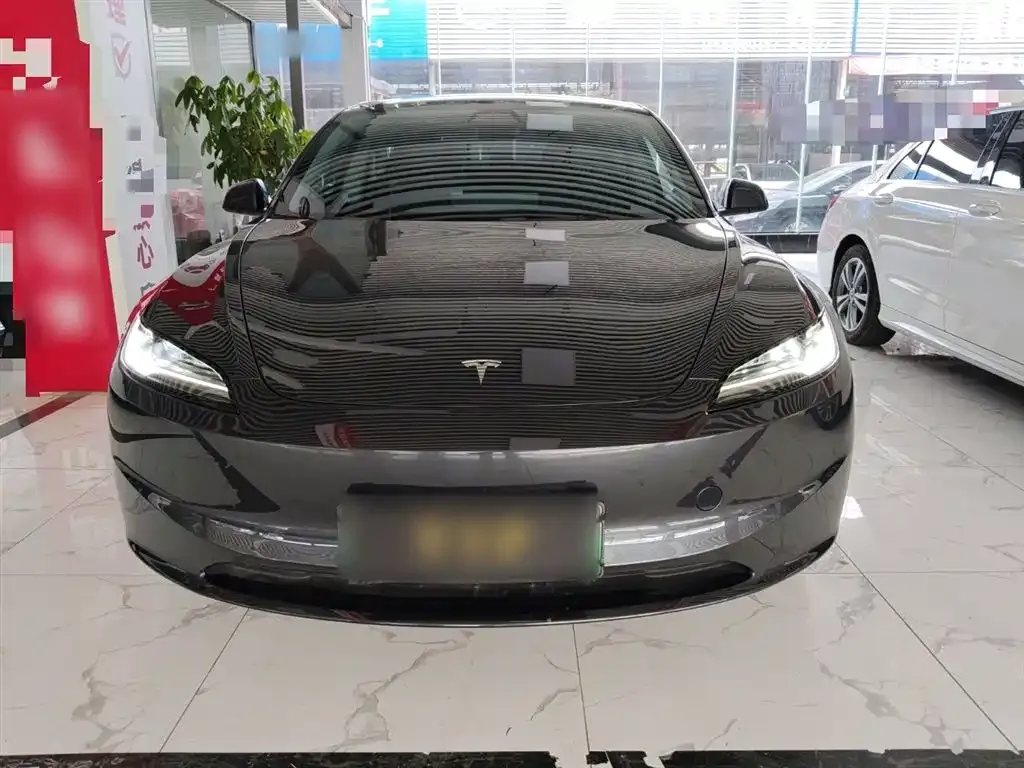 Tesla Model 3 — фото 7