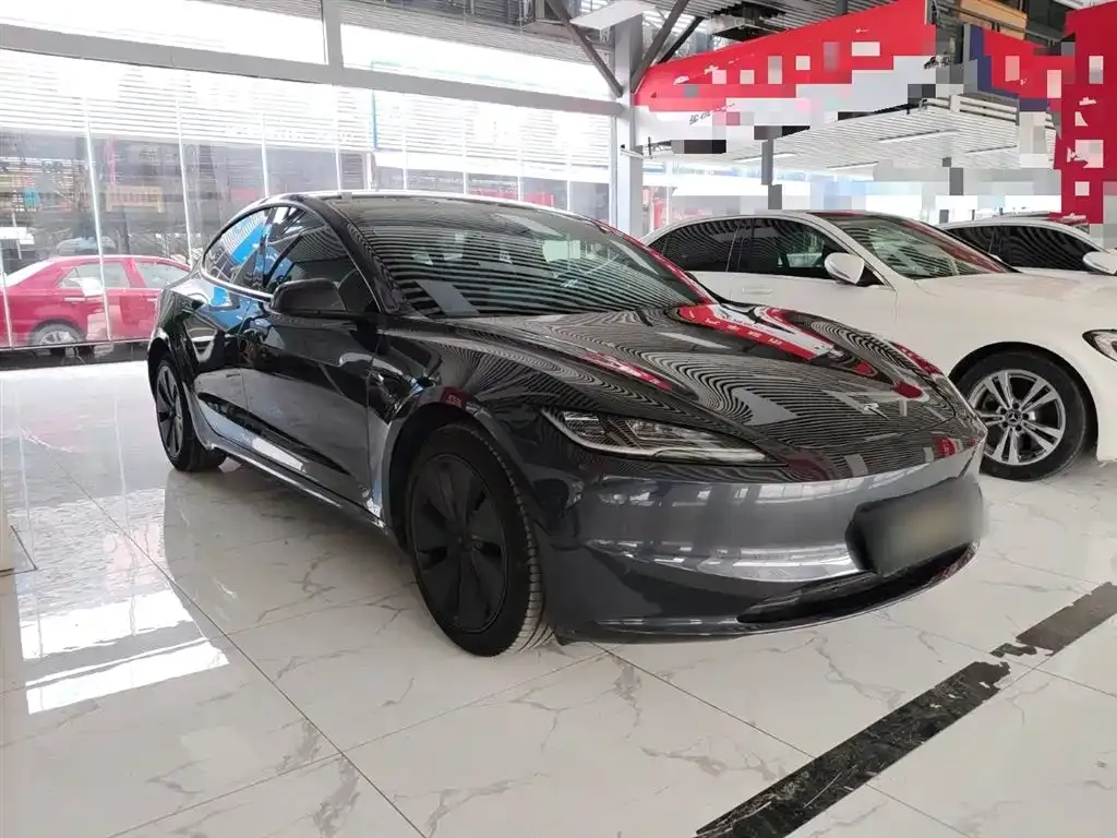 Tesla Model 3 — фото 10