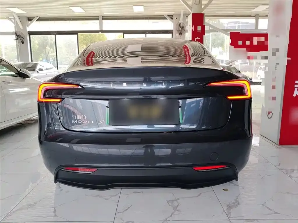 Tesla Model 3 — фото 3
