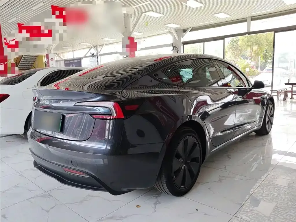 Tesla Model 3 — фото 8