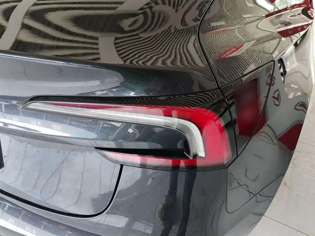 Tesla Model 3 — фото 4