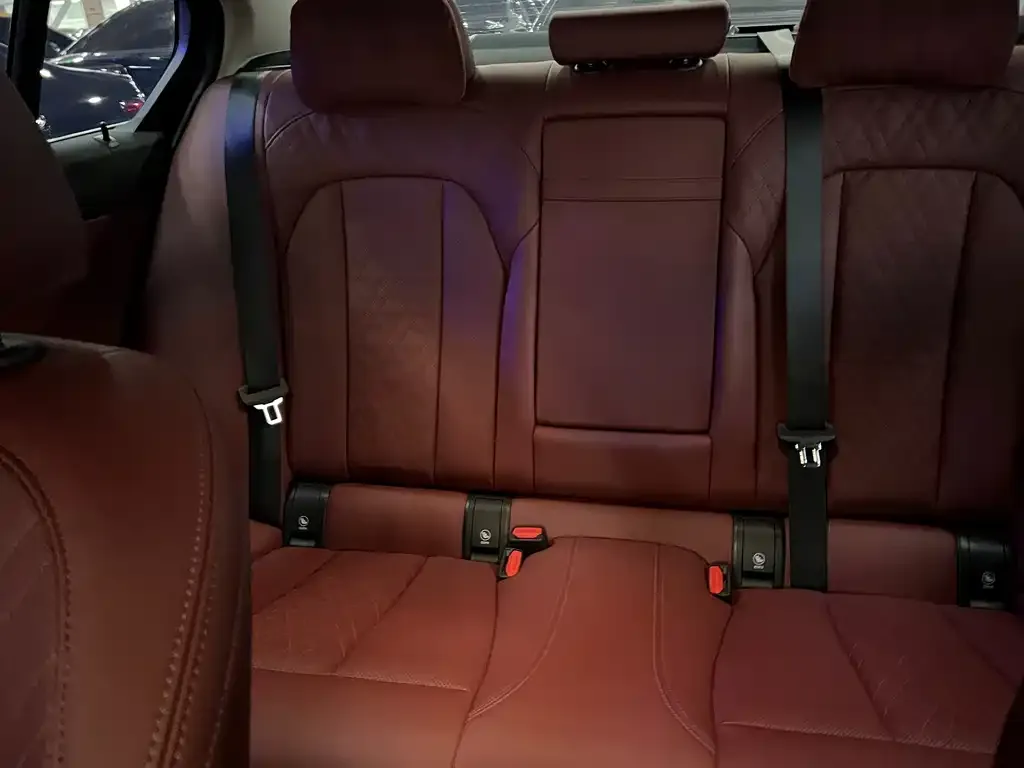 BMW 3 Series 2024 из CN, фото 2