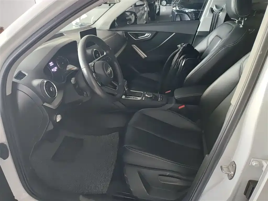 Audi Q2L 2021 из CN, фото 6