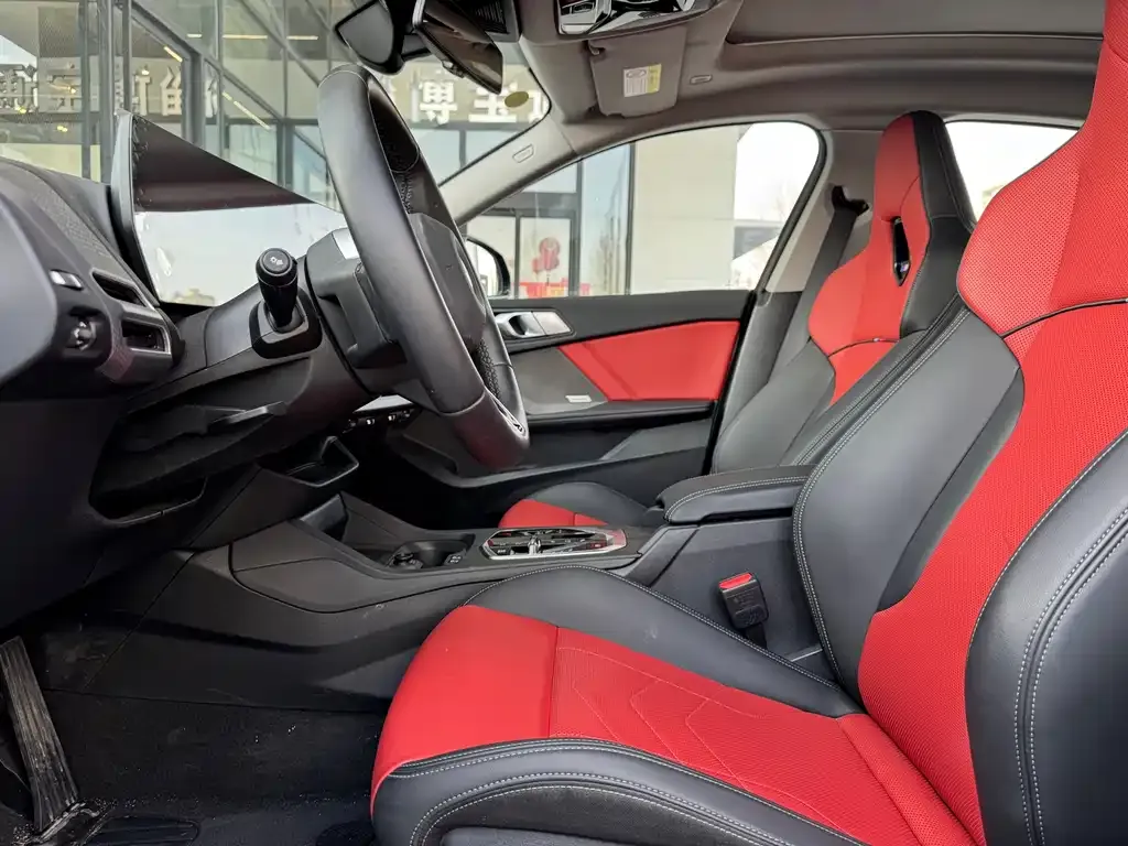 BMW 2 Series 2025 из CN, фото 7