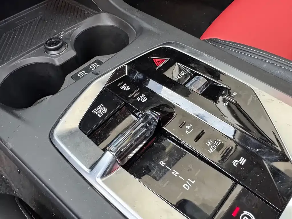 BMW 2 Series 2025 из CN, фото 5