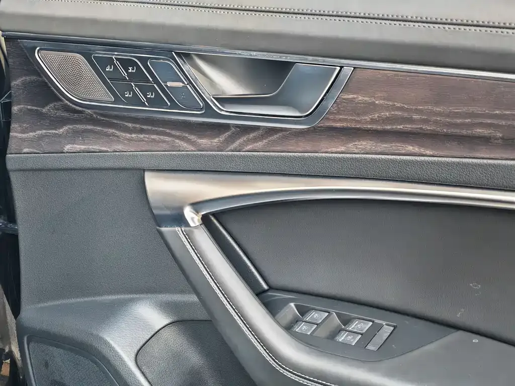 Audi A6L 2023 из CN, фото 9