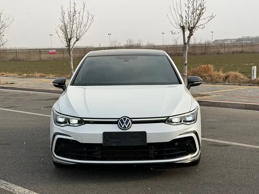Volkswagen Golf 2023 из CN, фото 8