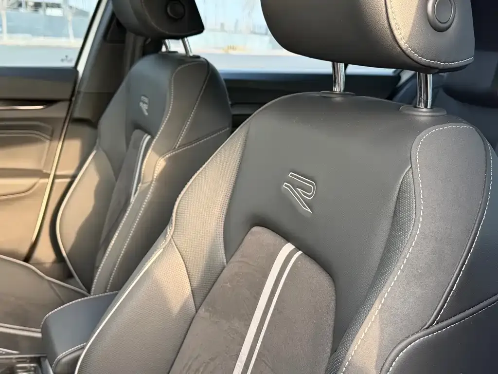Volkswagen Golf 2023 из CN, фото 9