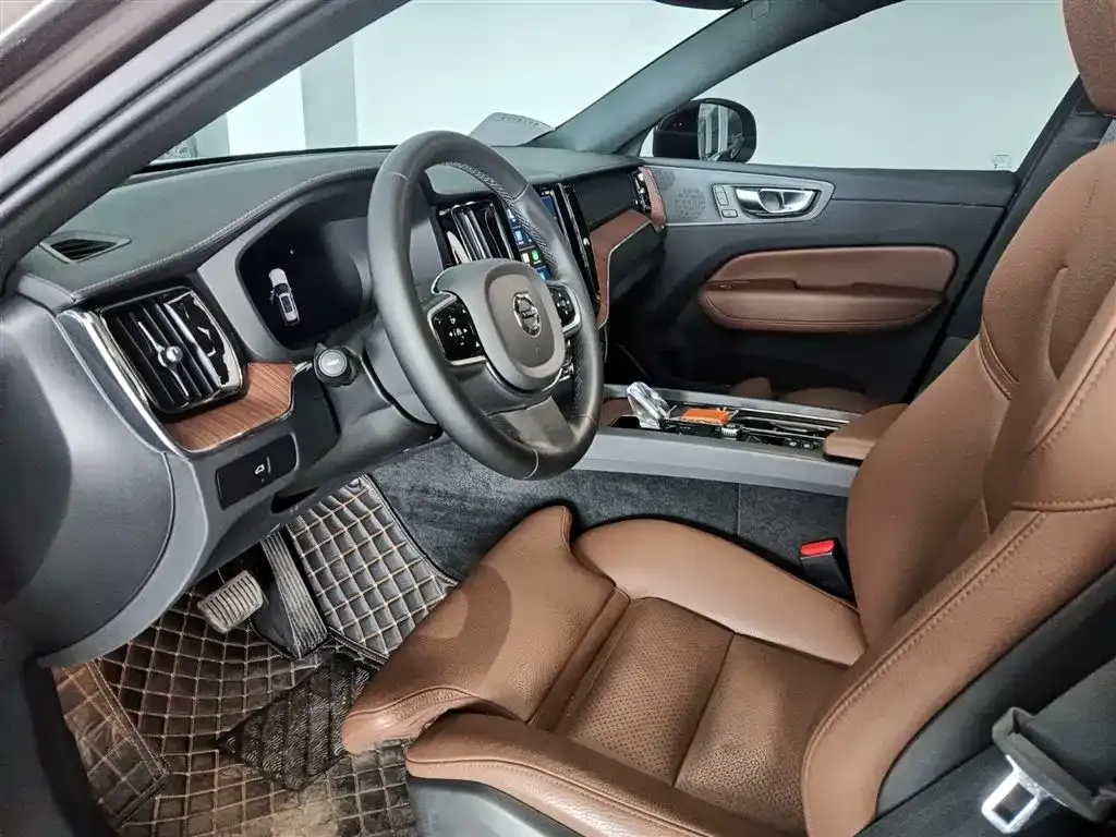 Volvo XC60 2024 из CN, фото 10