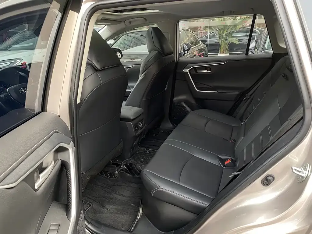 Toyota Wildlander 2023 из CN, фото 9
