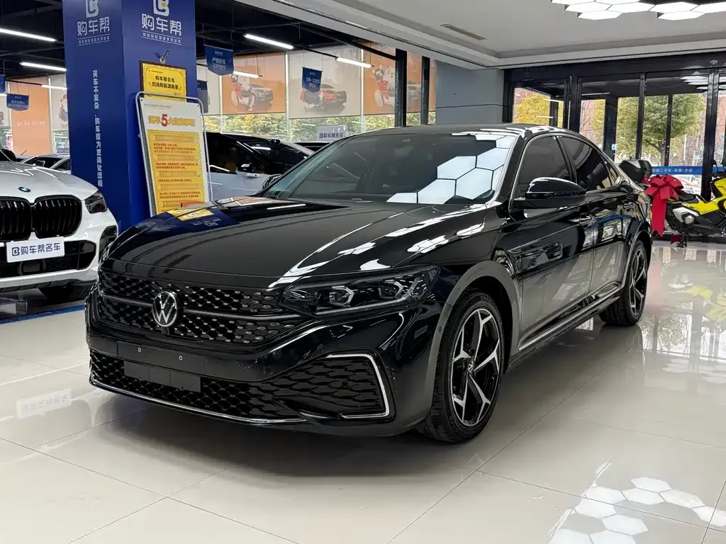 Volkswagen Passat 2023 из CN, фото 1