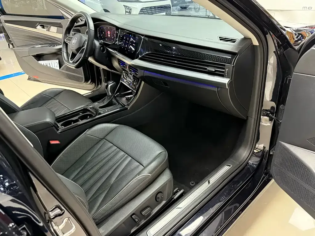 Volkswagen Passat 2023 из CN, фото 9