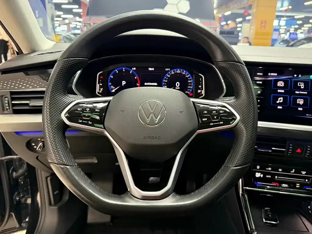 Volkswagen Passat 2023 из CN, фото 2