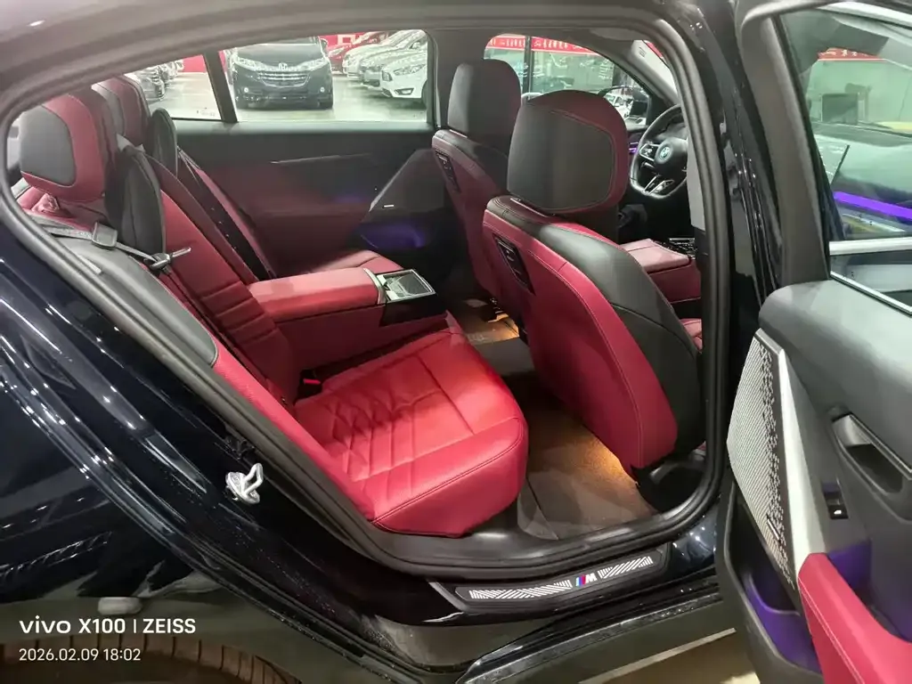 BMW i5 2025 из CN, фото 7