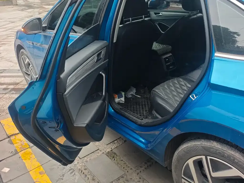 Volkswagen Sagitar 2023 из CN, фото 2