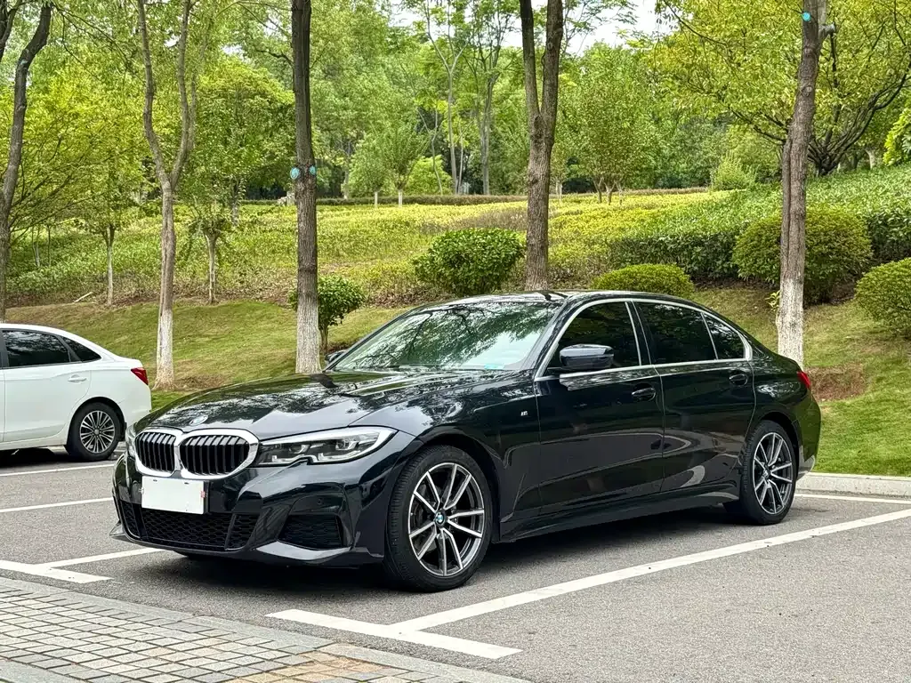 BMW 3 Series 2022 из CN, фото 1