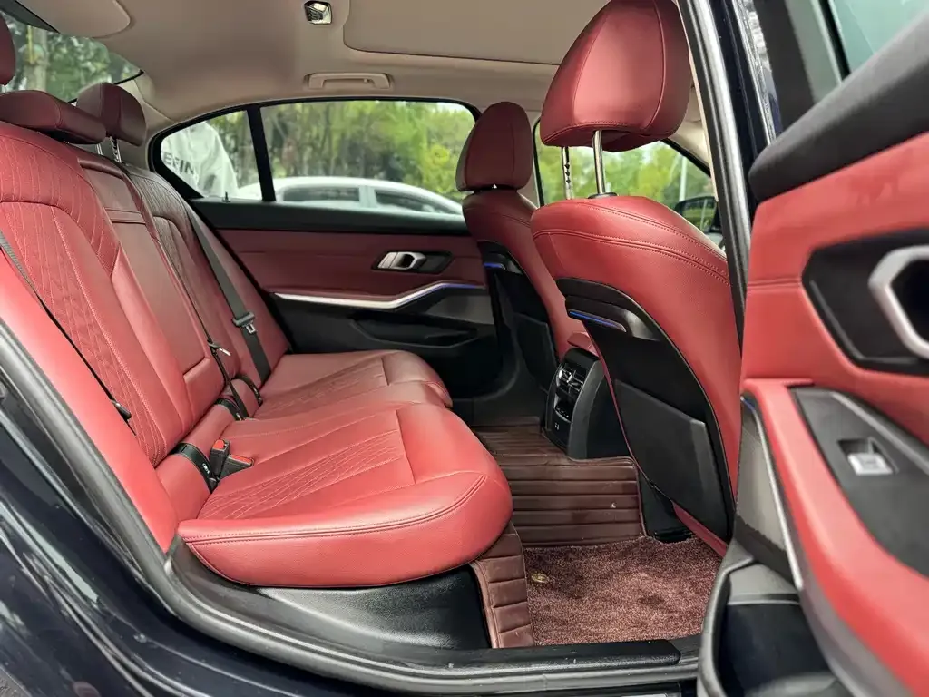 BMW 3 Series 2022 из CN, фото 2