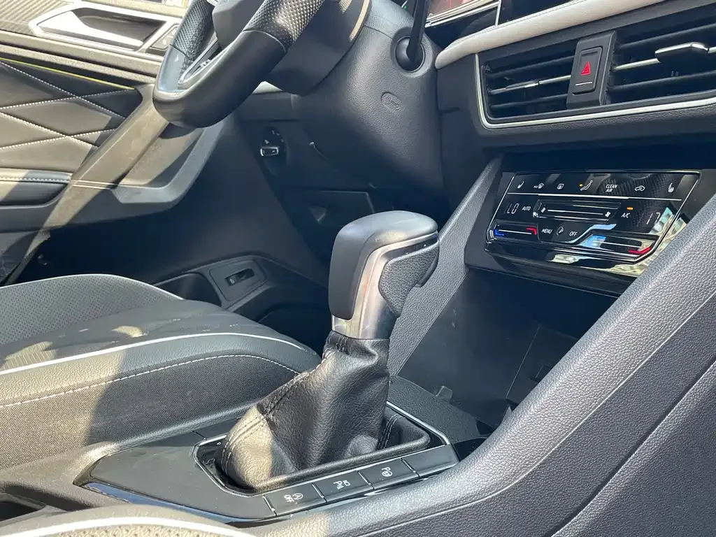 Volkswagen Tiguan L 2021 из CN, фото 7
