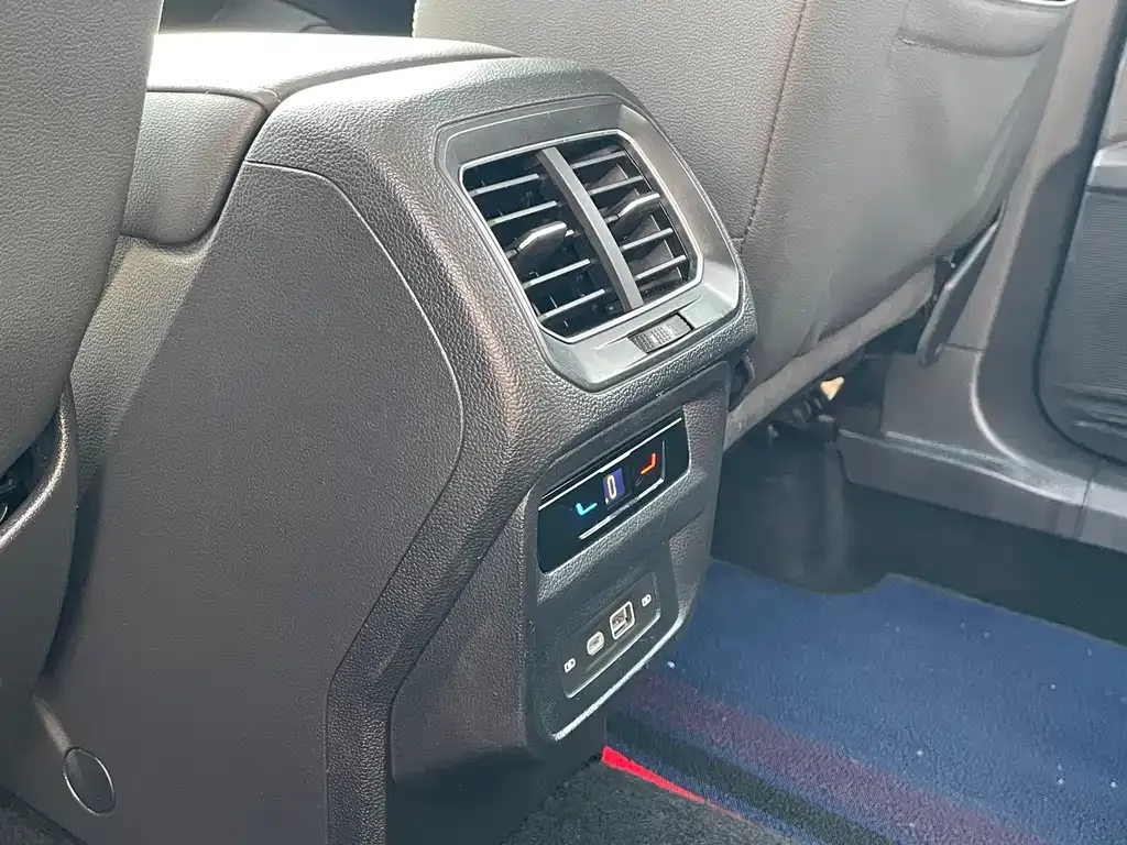 Volkswagen Tiguan L 2021 из CN, фото 4