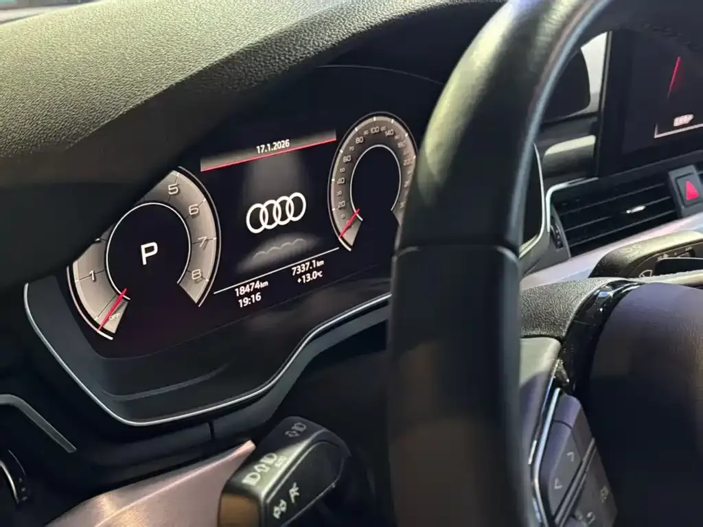 Audi A4L 2022 из CN, фото 6