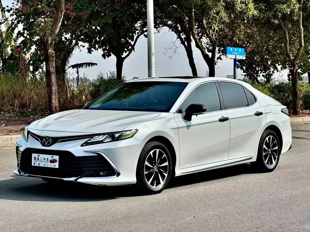 Toyota Camry 2023 из CN, фото 1