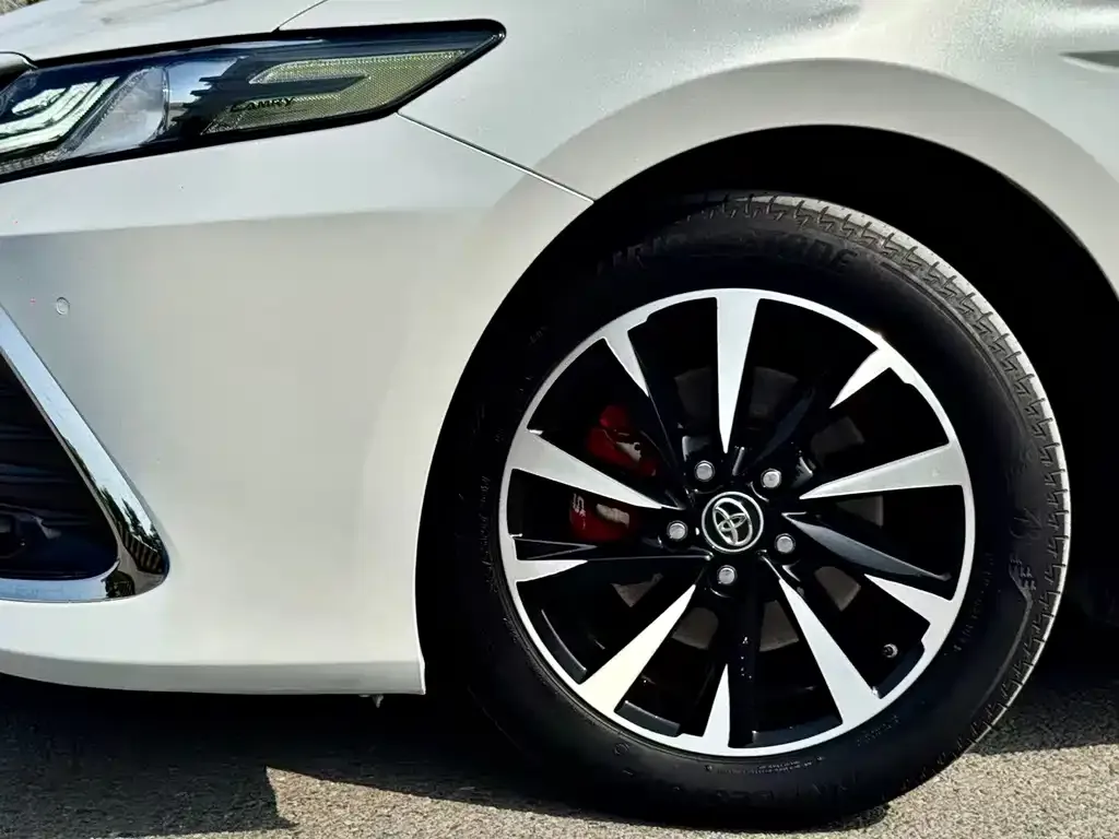 Toyota Camry 2023 из CN, фото 2