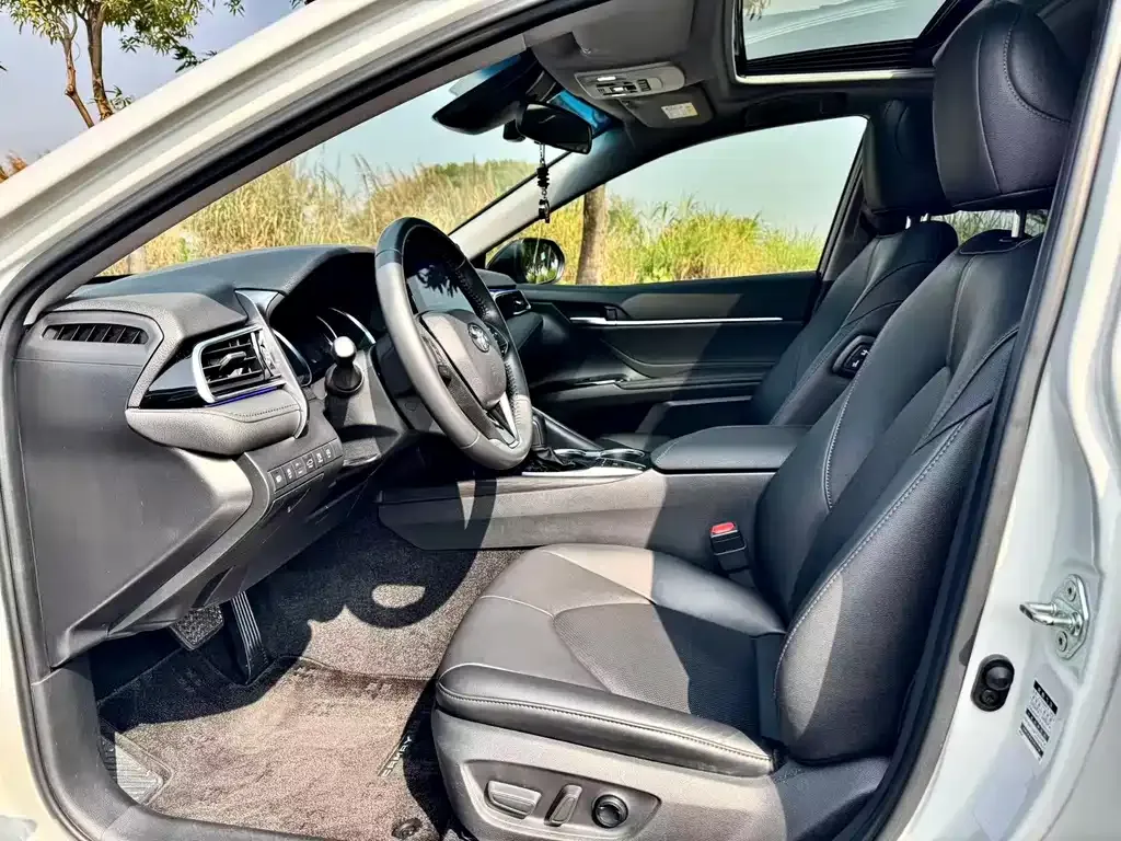 Toyota Camry 2023 из CN, фото 7