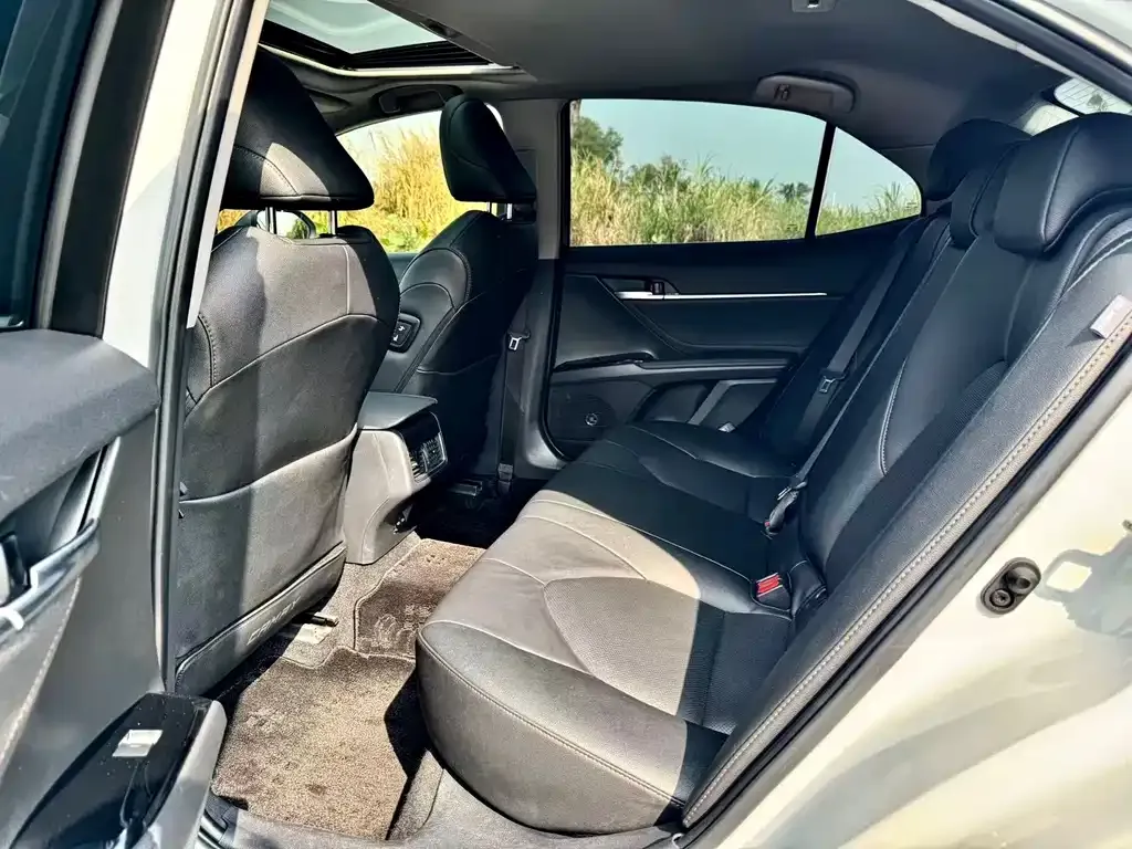 Toyota Camry 2023 из CN, фото 4