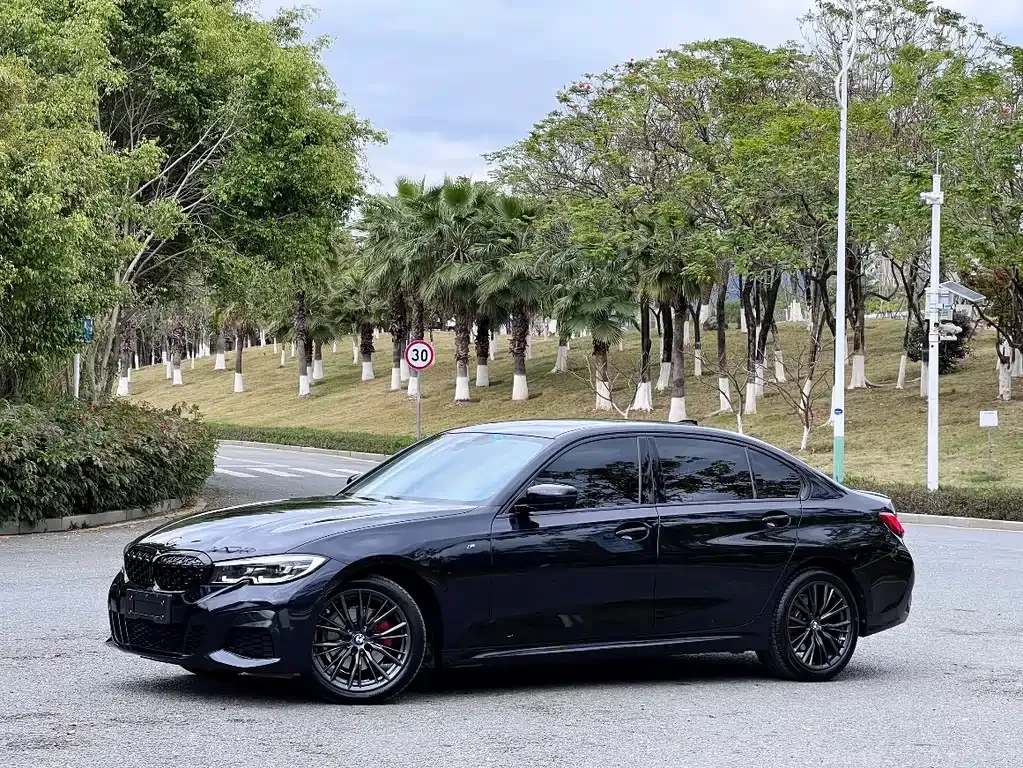 BMW 3 Series 2022 из CN, фото 1