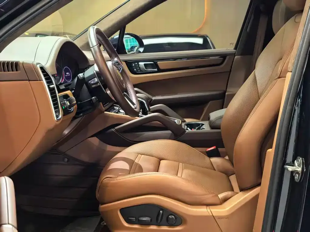 Porsche Cayenne 2023 из CN, фото 2
