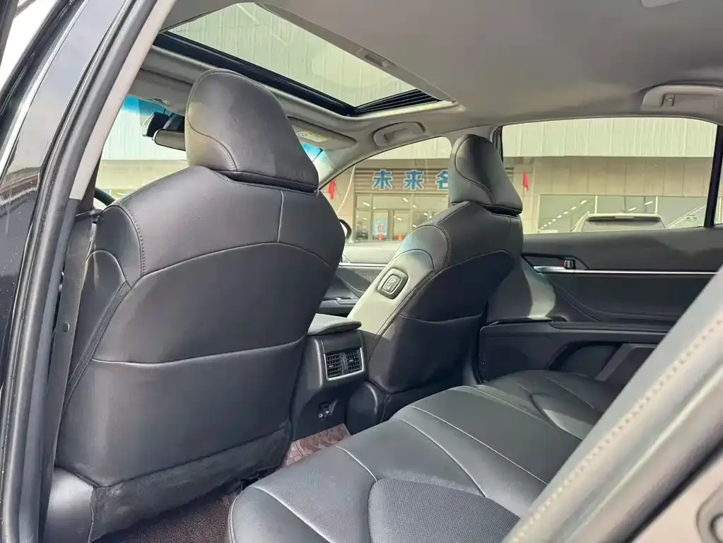 Toyota Camry 2023 из CN, фото 5