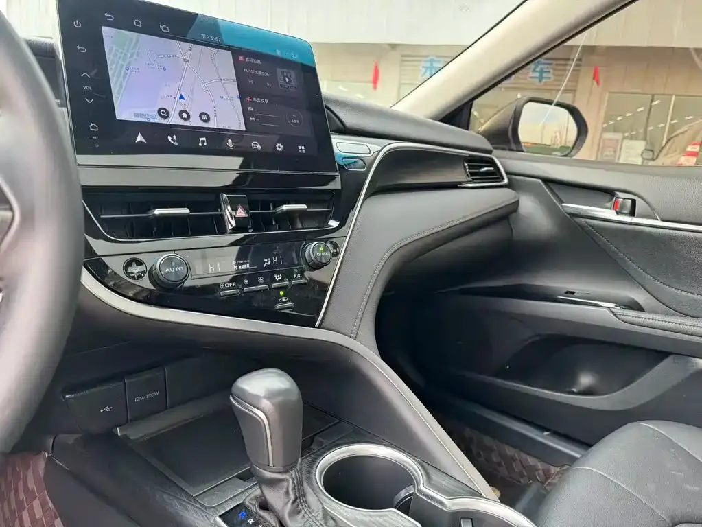 Toyota Camry 2023 из CN, фото 2
