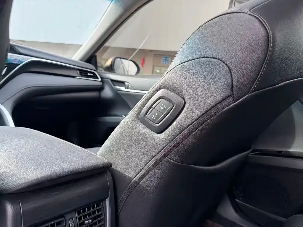 Toyota Camry 2023 из CN, фото 8