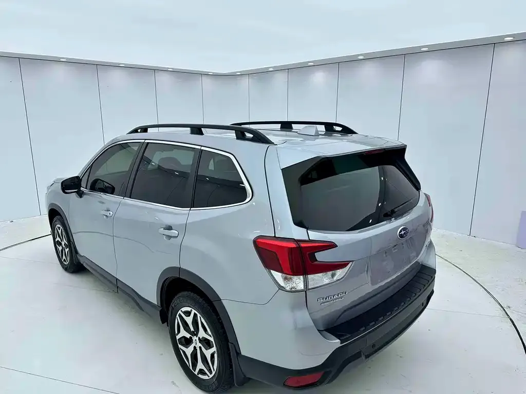 Subaru Forester 2022 из CN, фото 8