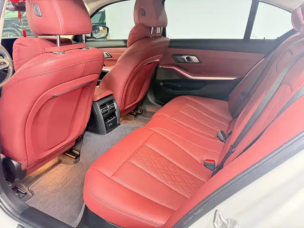 BMW 3 Series 2023 из CN, фото 8
