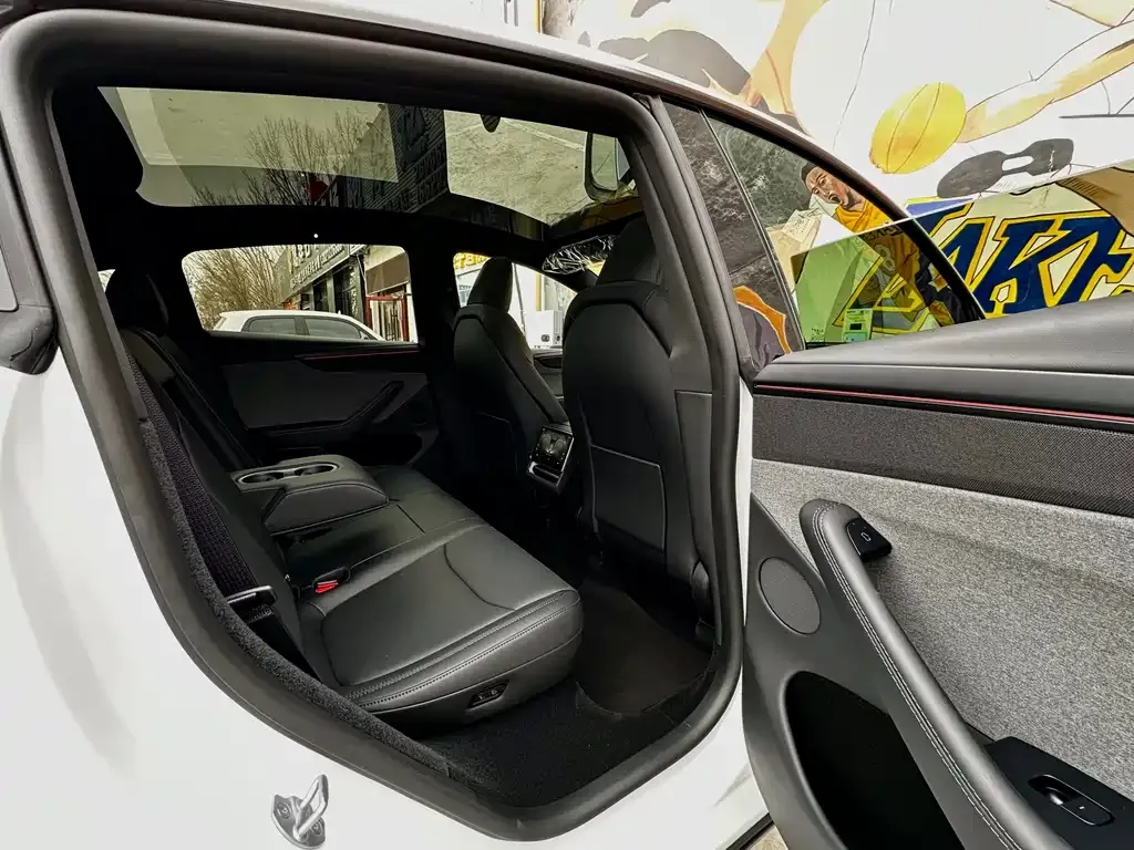Tesla Model Y 2026 из CN, фото 3
