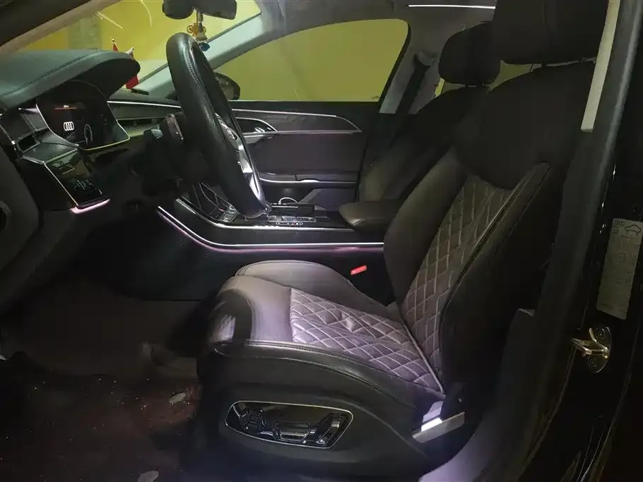 Audi A8 2024 из CN, фото 2