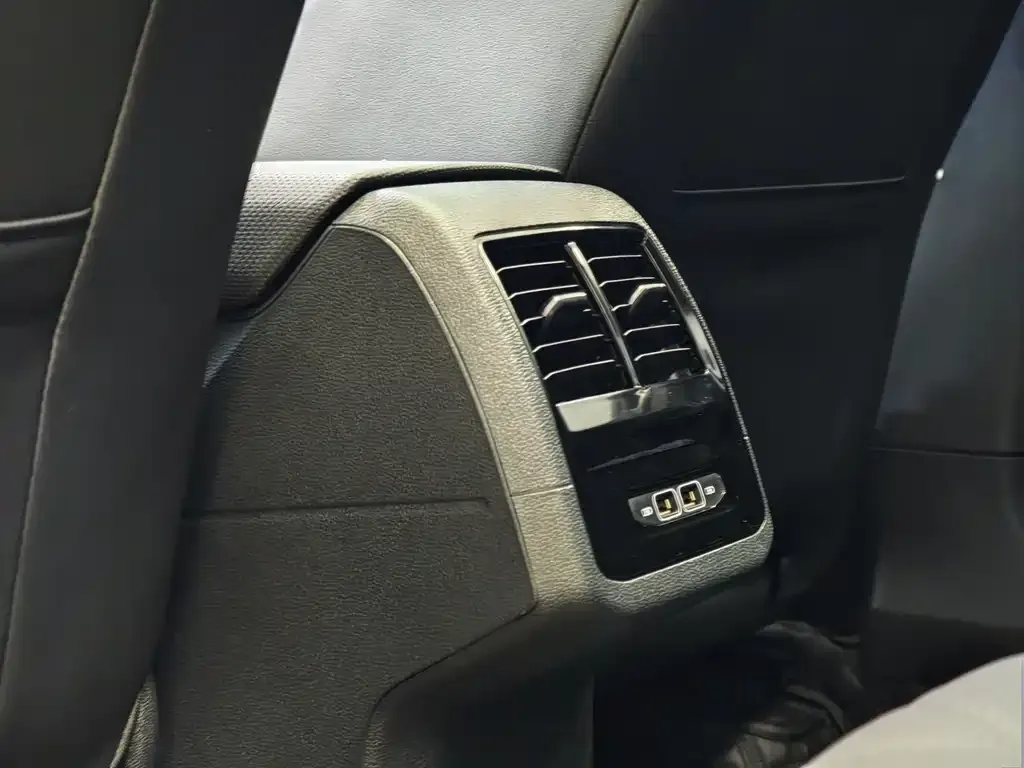 Volkswagen Sagitar 2023 из CN, фото 2