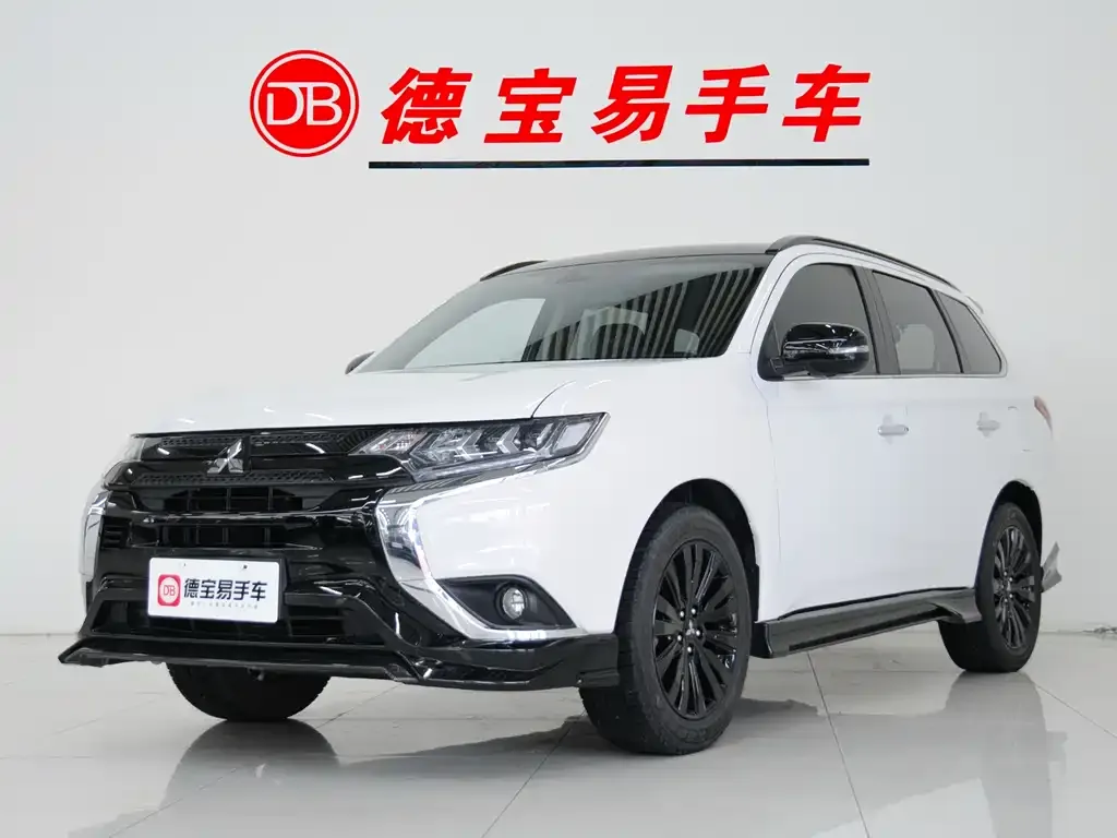 Mitsubishi Outlander 2023 из CN, фото 1